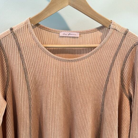 Ces Femme Small Wavy Ribbed Knit Contrast Stitched Top NWOT - Picture 2 of 7